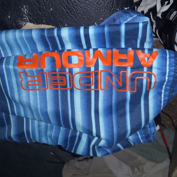 Under Armor swim trunks for boys - Picture 4 of 4